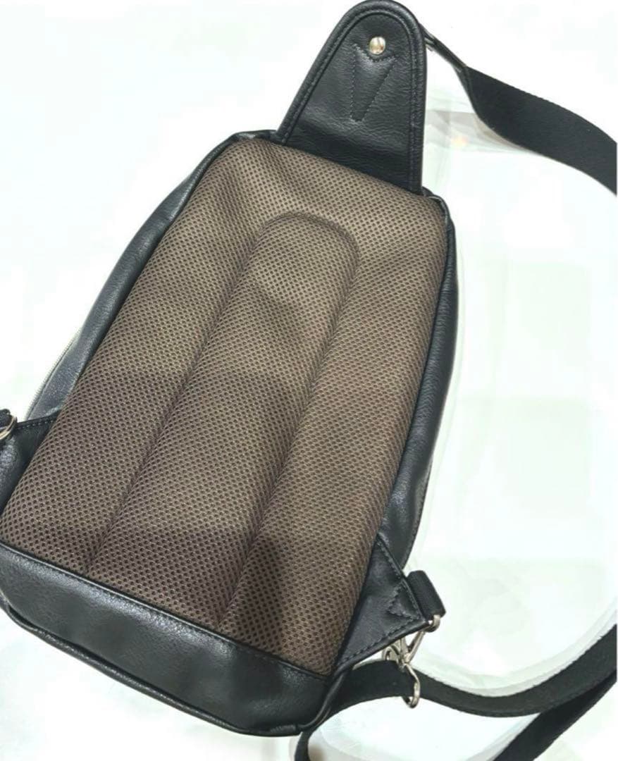 美品 Bianchi ビアンキ ボディバッグ ショルダーバッグ TBPI-12