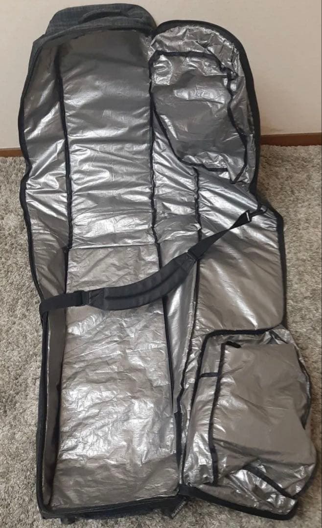 ダカインウィール付きスノーボードケーススノーボードバッグdakine