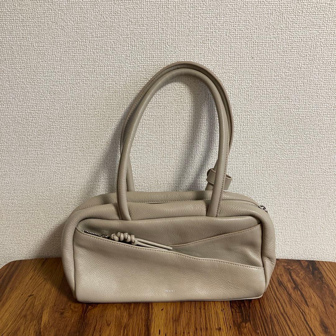 BEAURE ビュレ　カウレザー スラントポケット ボストングレージュ新品未使用