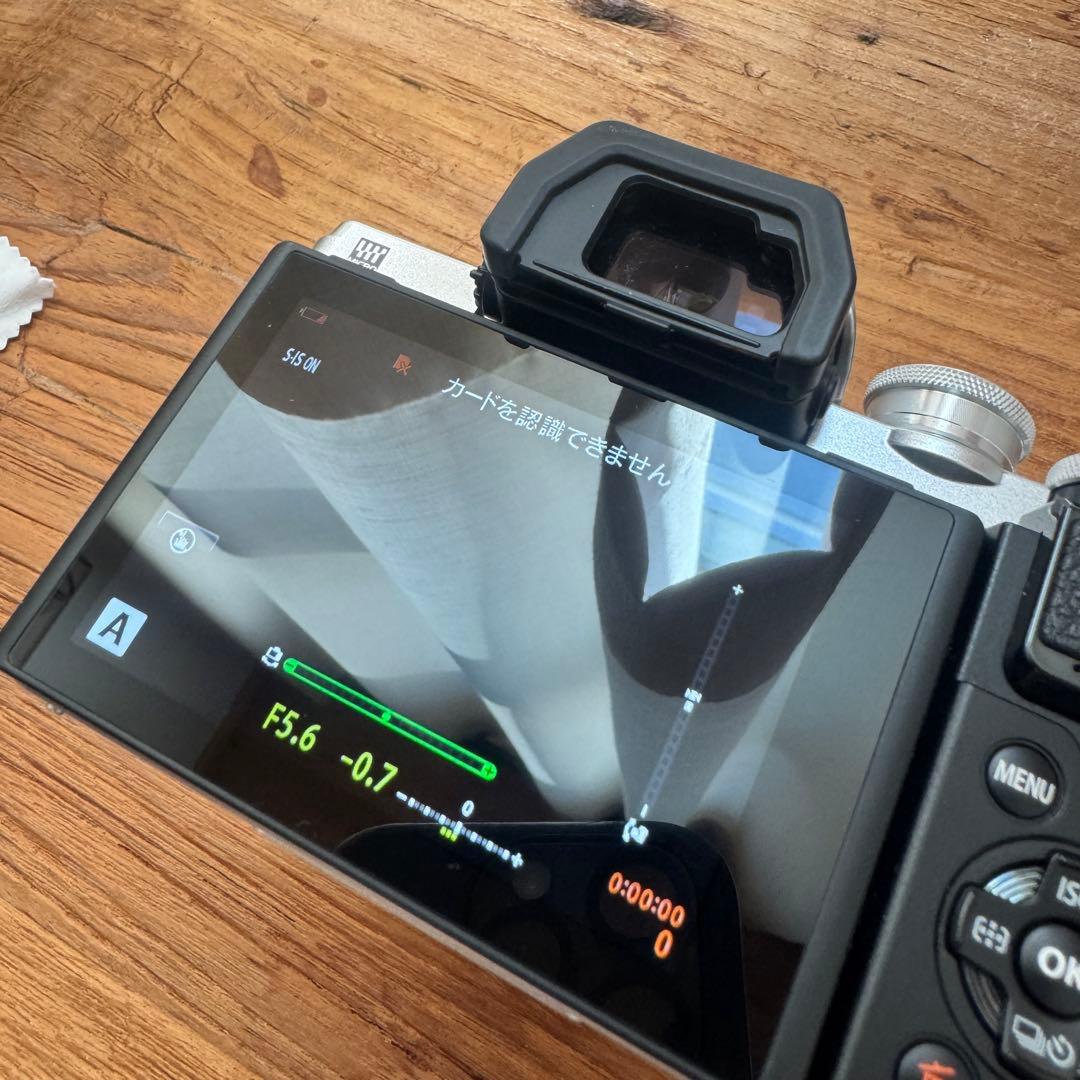 【美品】OLYMPUS OM-D E-M10 Mark III オリンパス