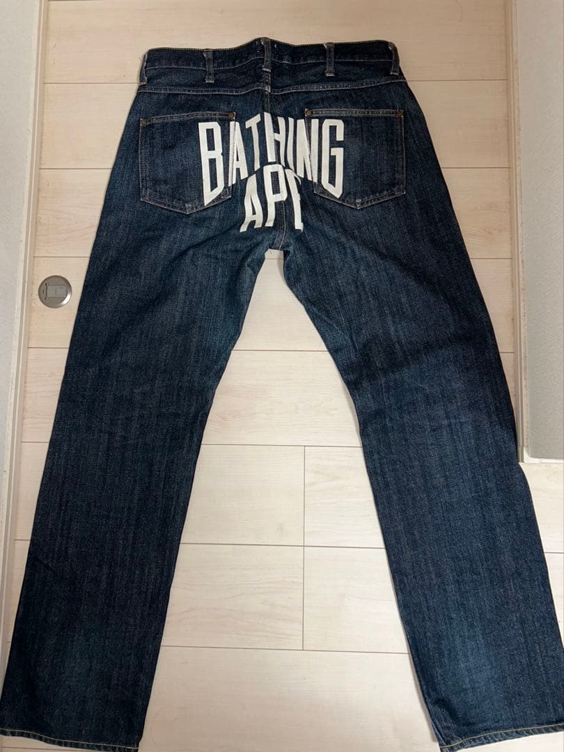 BAPE バックプリント ストレートデニム