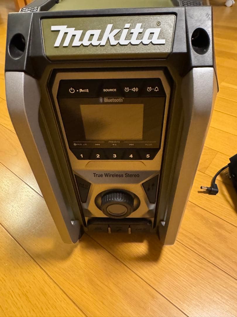 マキタ 充電式ラジオ モテル MR005G * Bluetooth® オリーブ色
