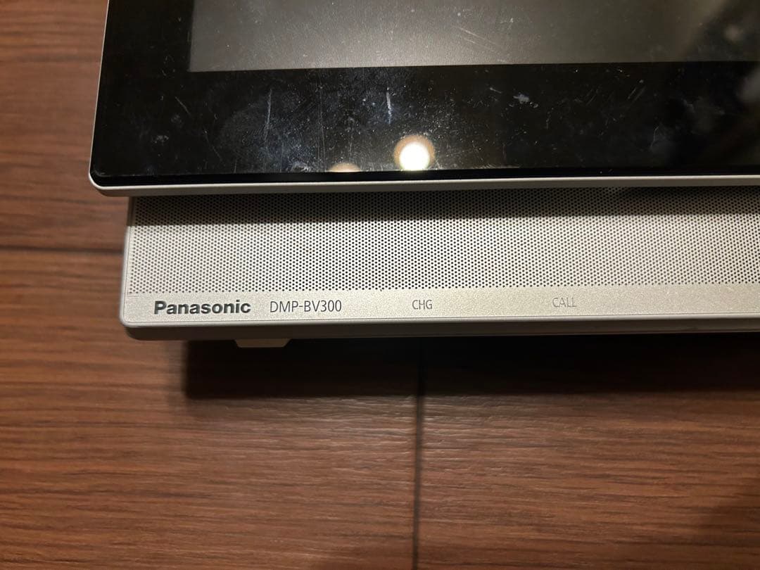 パナソニック10V型　液晶テレビ DMP-BV300