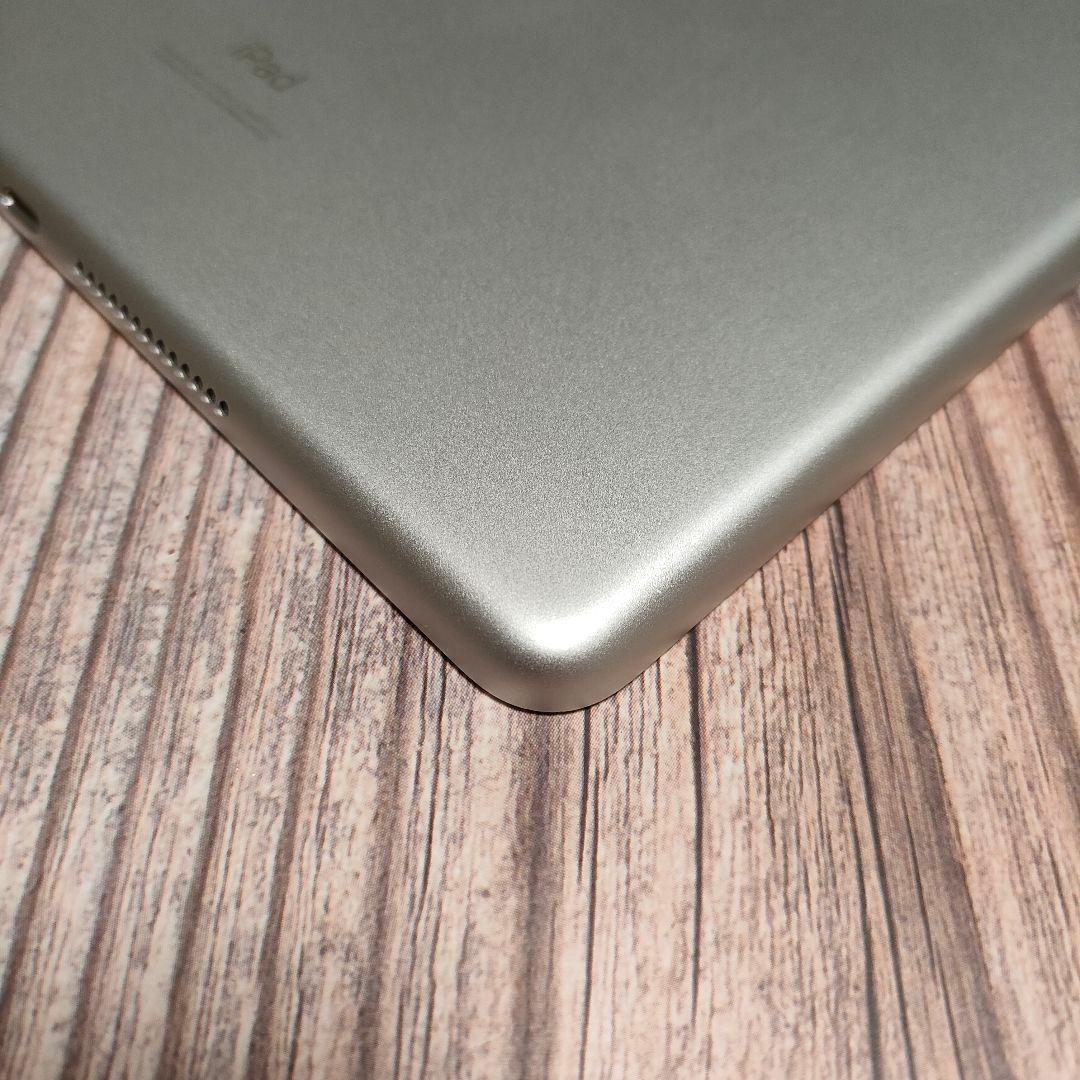apple iPad 第8世代 32GB シルバー SIMフリー 美品