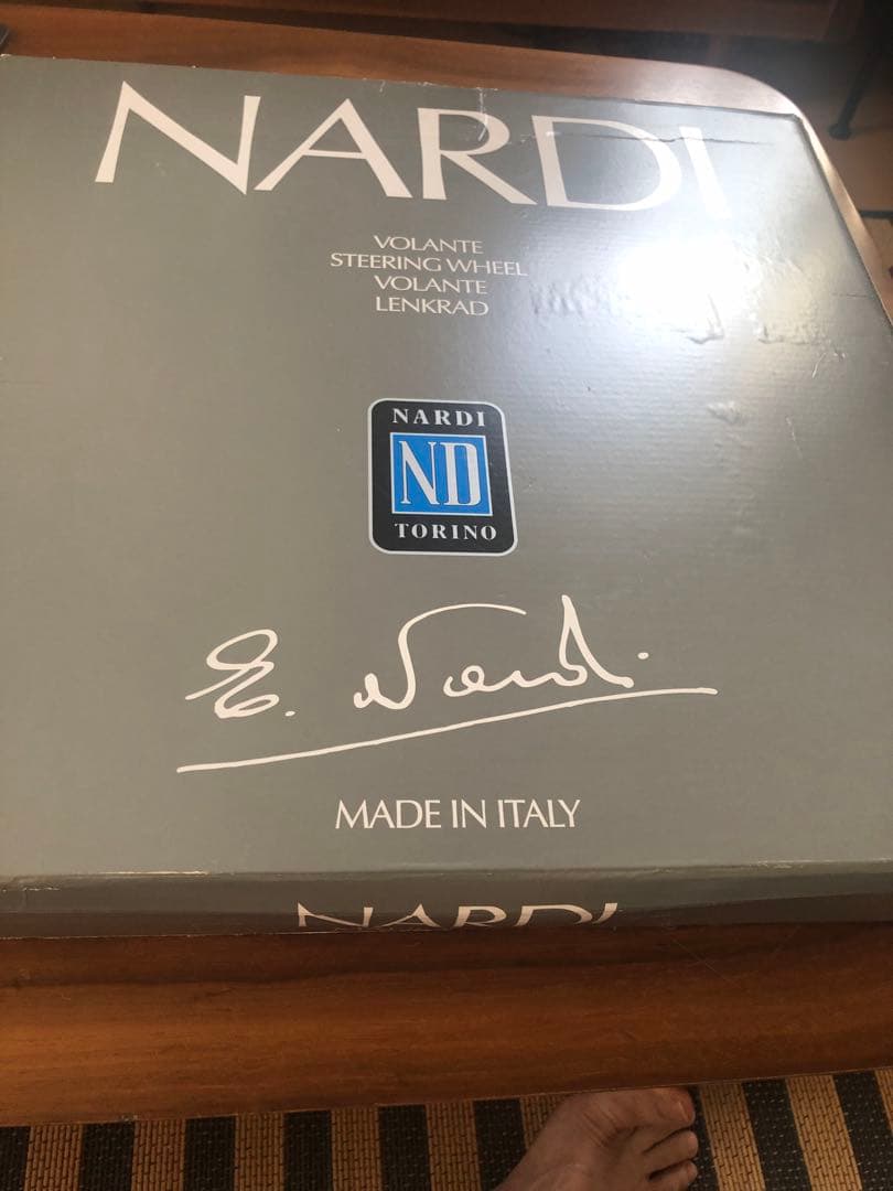ナルディ　ハンドル　33パイ　ウッド　新品未使用