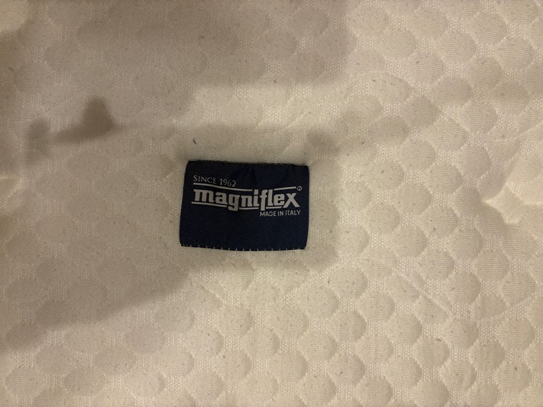 magniflex クイーンサイズ　フレーム付き 元値段70万円　〆切2月20日