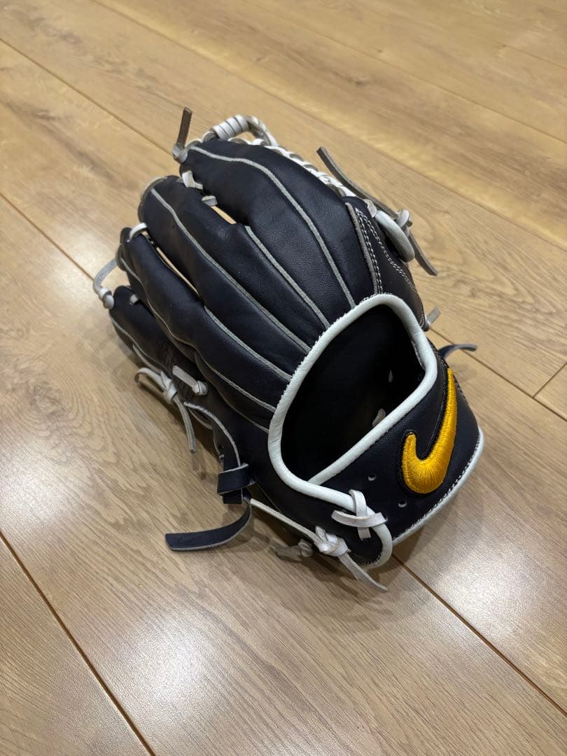 NIKE一般外野手グローブ！廃盤品！人気カラー！