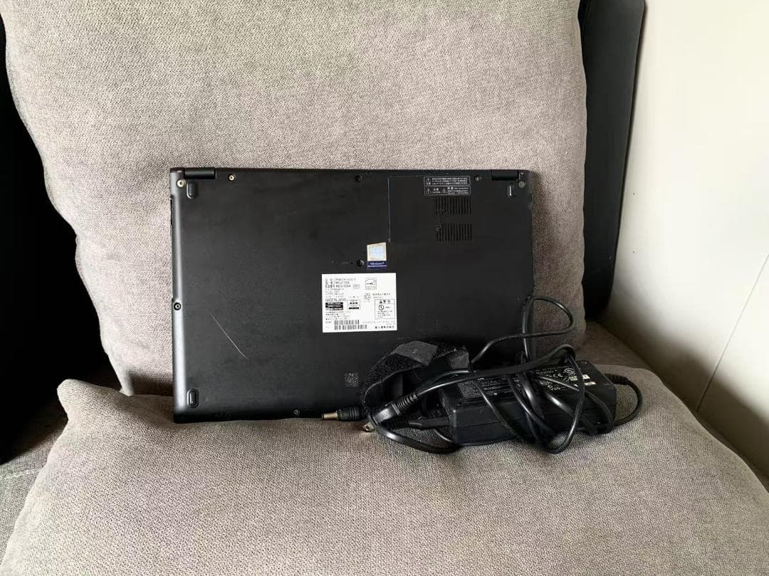 FUJITSU 第7世代i5 Win10/8G/256GB SSD