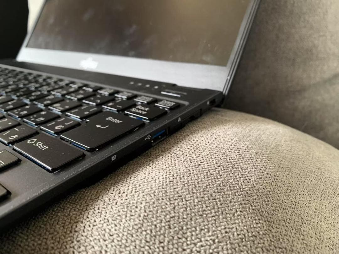 FUJITSU 第7世代i5 Win10/8G/256GB SSD