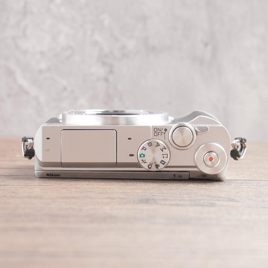 ✨綺麗に撮れるけど安い✨自撮り✨Wi-Fi✨Nikon 1 J5　908-1