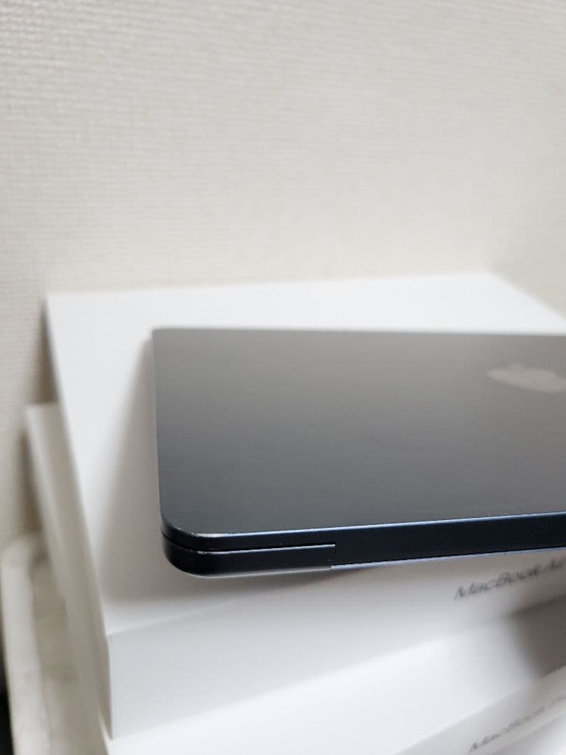 Apple MacBook Air (M2, 2022) 本体