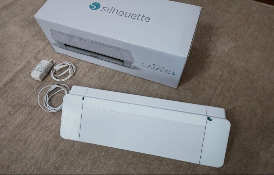 Silhouette CAMEO 4 カッティングマシン