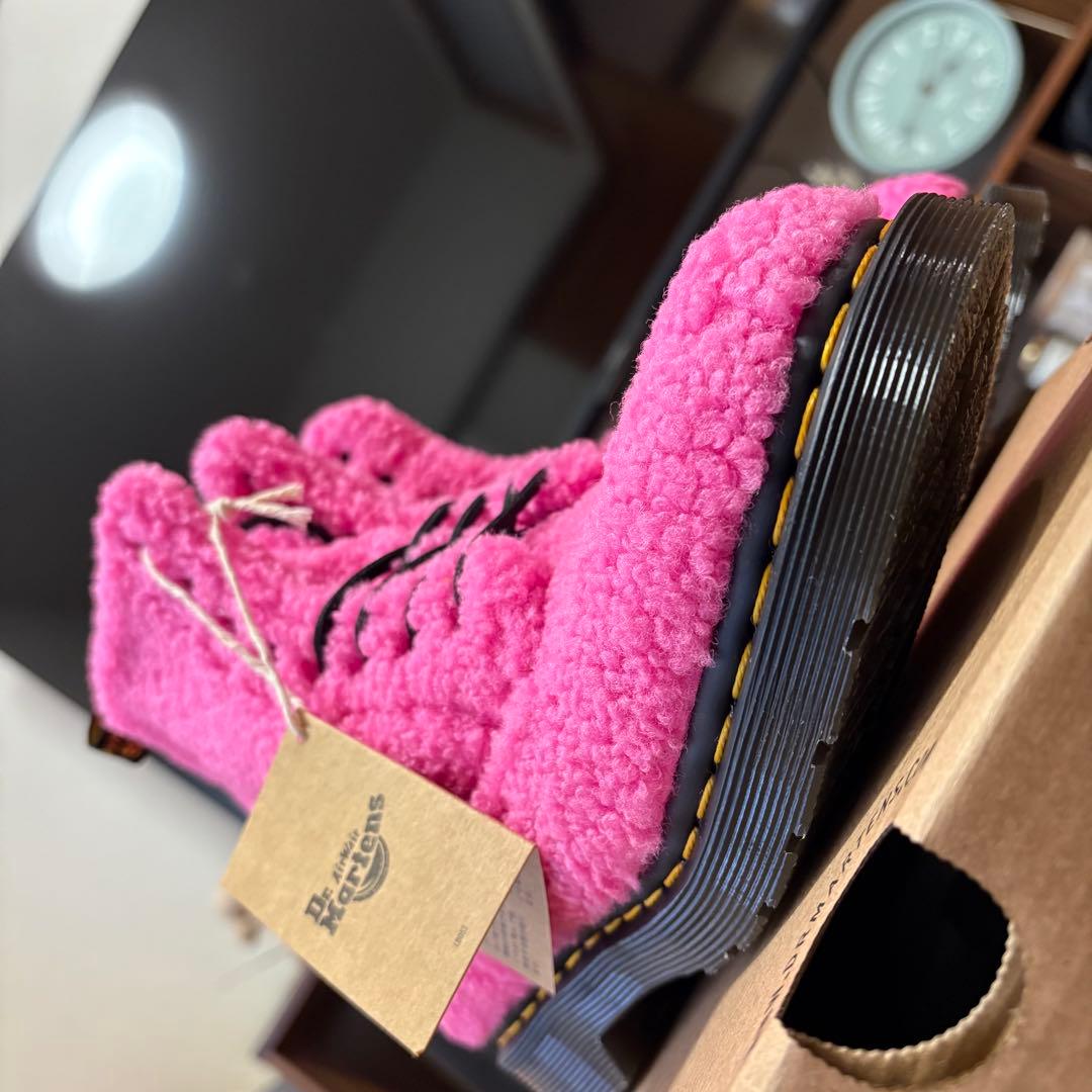 Dr. Martens ピンクボアハイカットブーツ