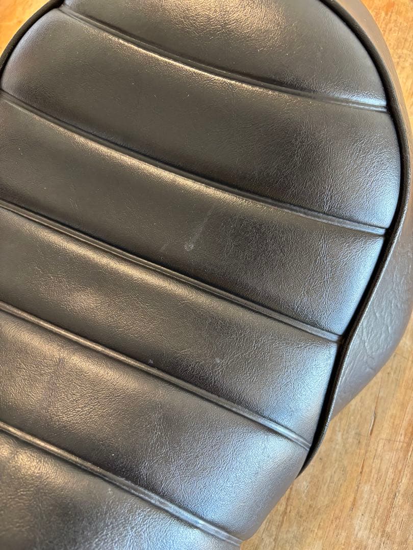 ハーレー　スポーツスター　純正シート XL883N アイアン