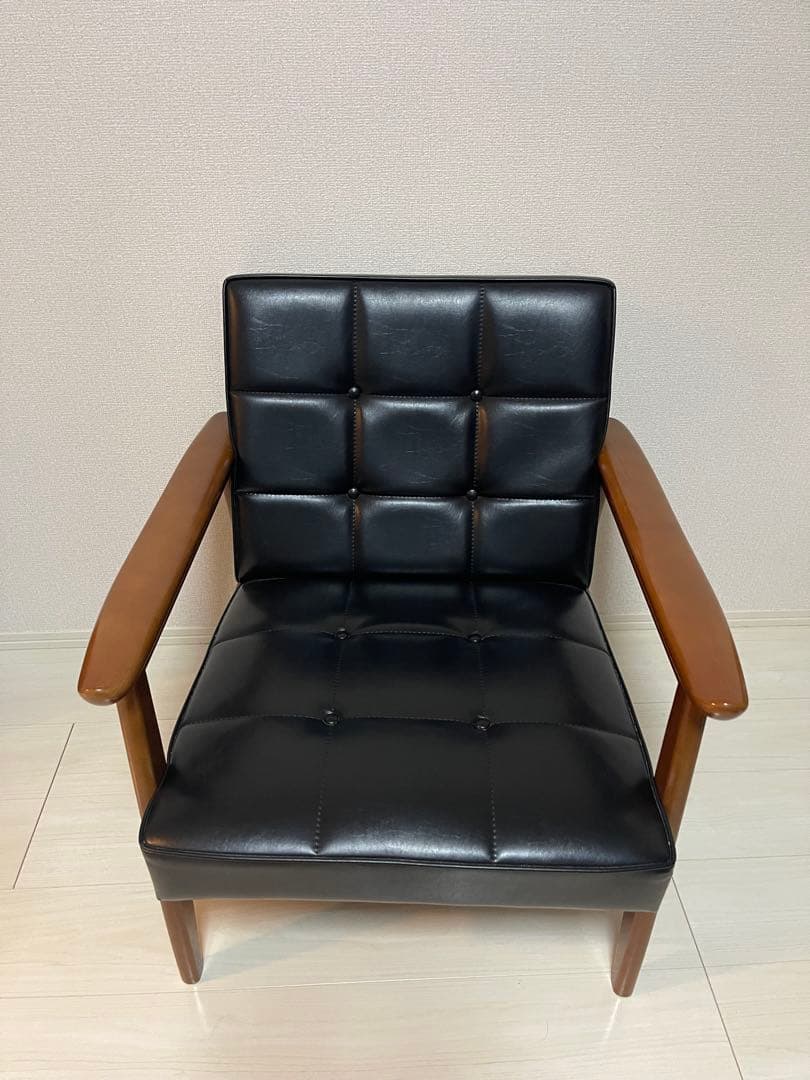 カリモク 60 K シングルチェア ブラック