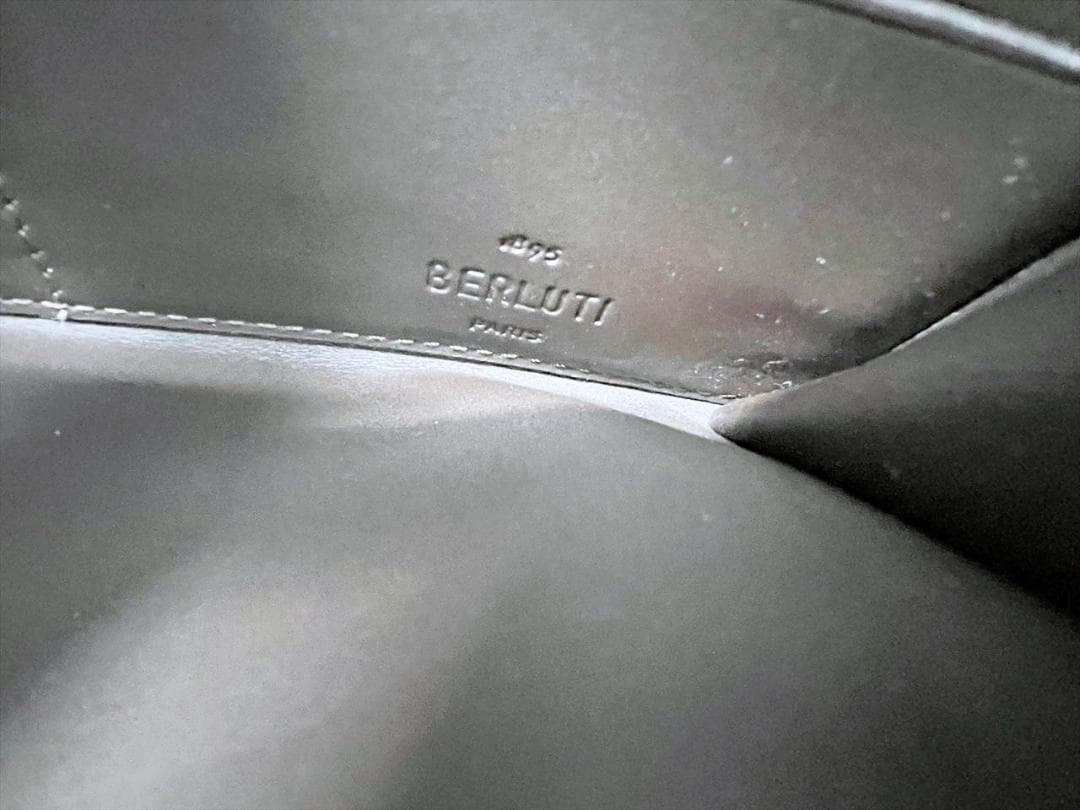 美品　ベルルッティ　イタウバ　スクリットレザー　ロングジップウォレット　長財布