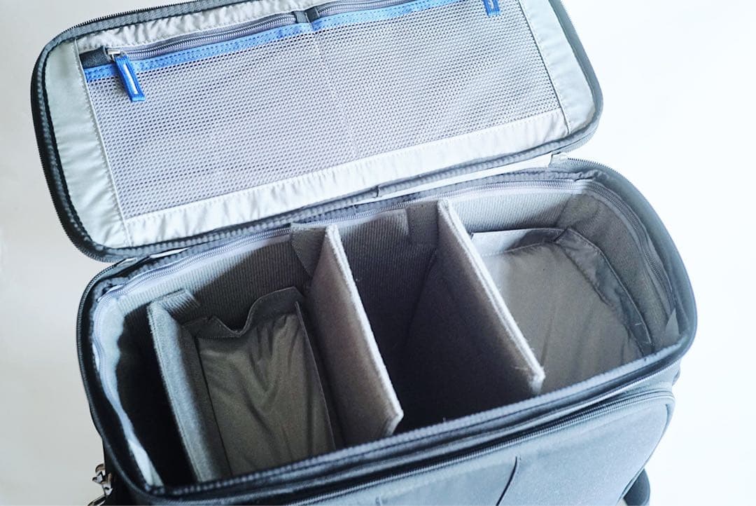 シンクタンクフォト キャリーバッグ / 21.7L / ブラック/ PC収納可