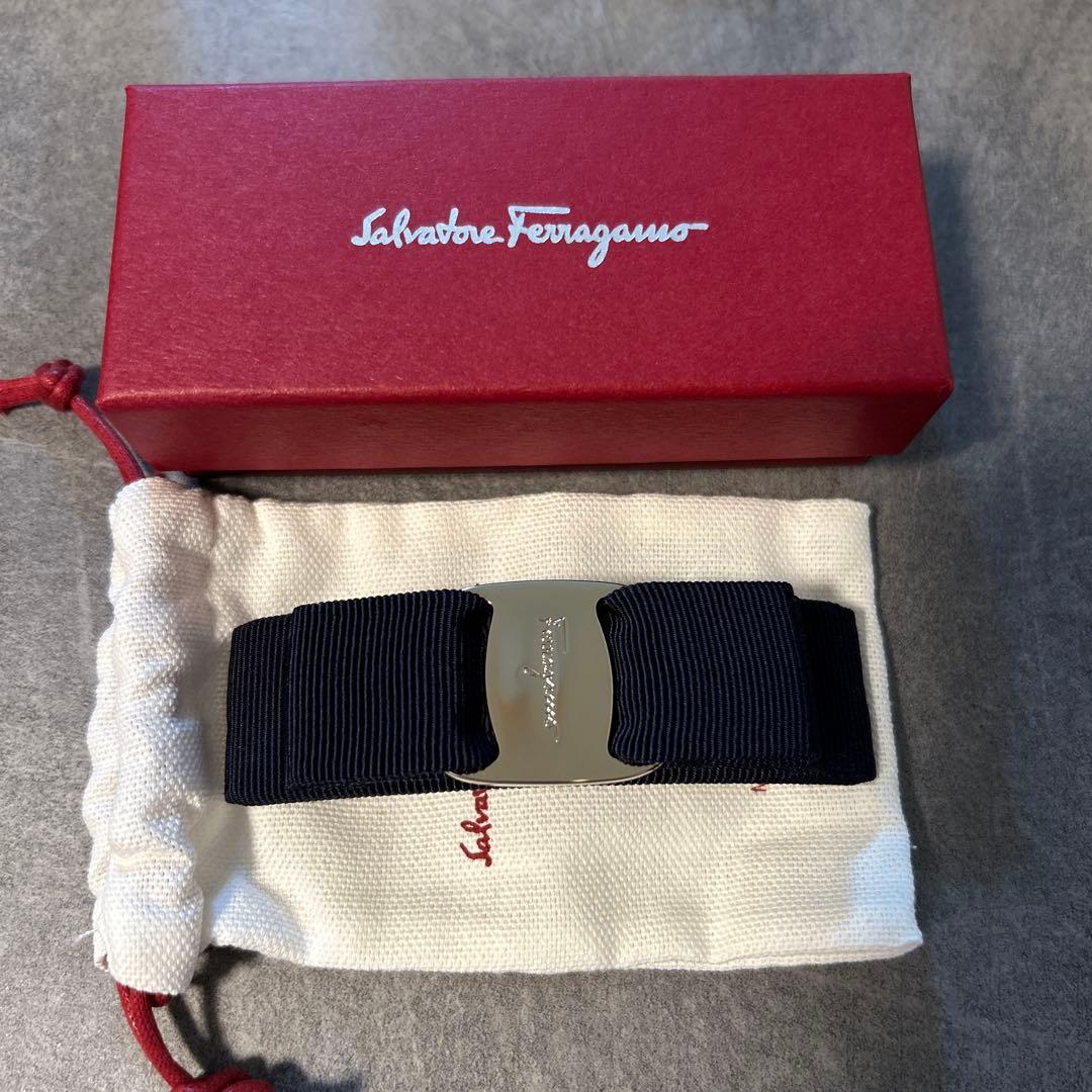 Salvatore Ferragamo ヘアアクセサリー　バレッタ　 ネイビー