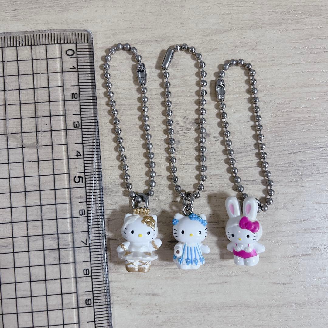 ハローキティ　ストラップ　キーホルダー　コレクターズマスコット　23個まとめ売り