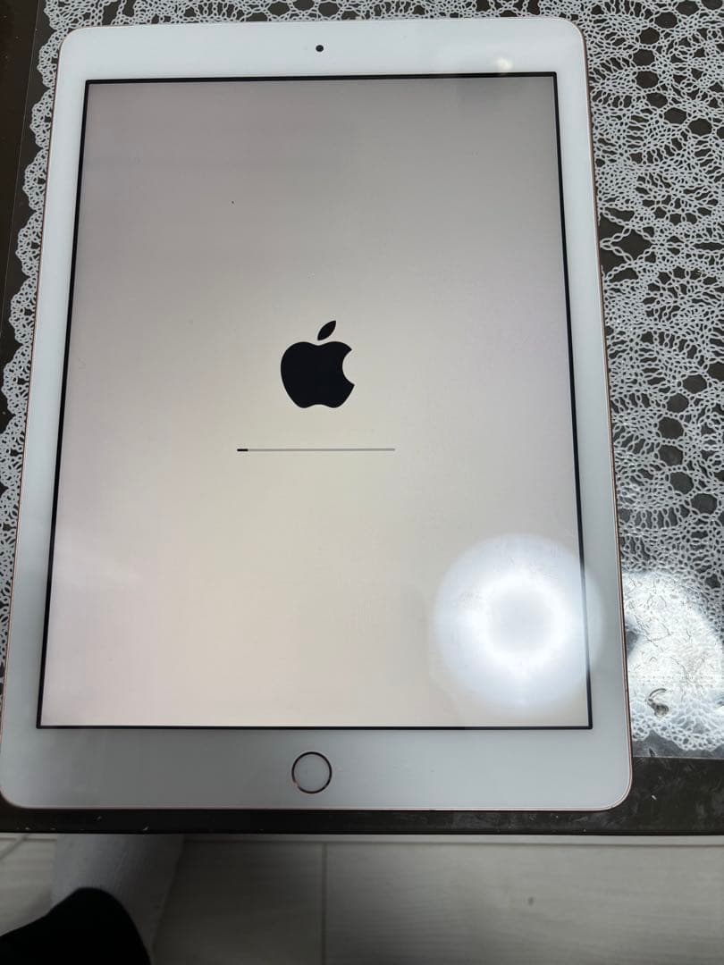 Apple iPad (第6世代) 128GB ローズゴールド本体