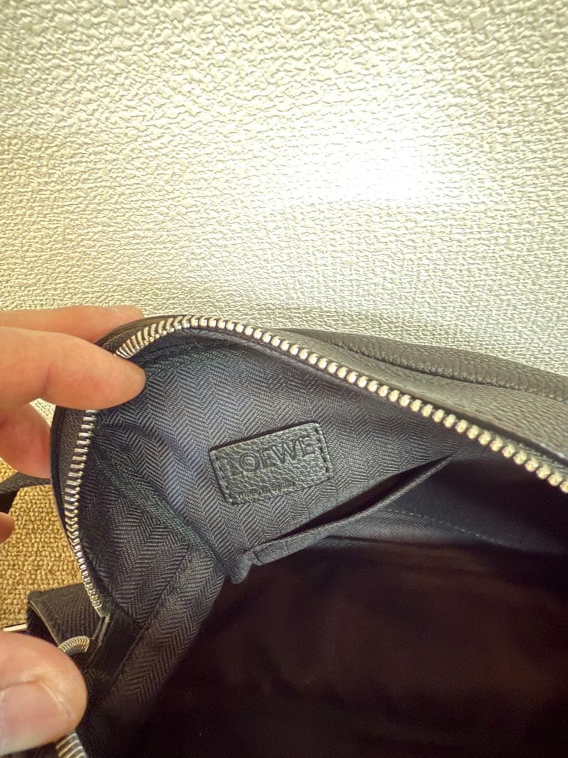 LOEWE ミリタリー　メッセンジャー　バッグ 最終値下げ