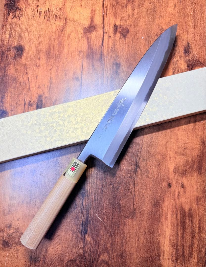 【堺打刃物】身卸 出刃　白ニ鋼　包丁　9寸　水牛角柄