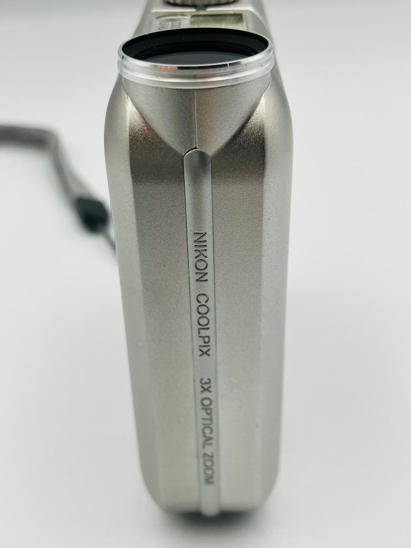 ニコン COOLPIX SQ　シルバー