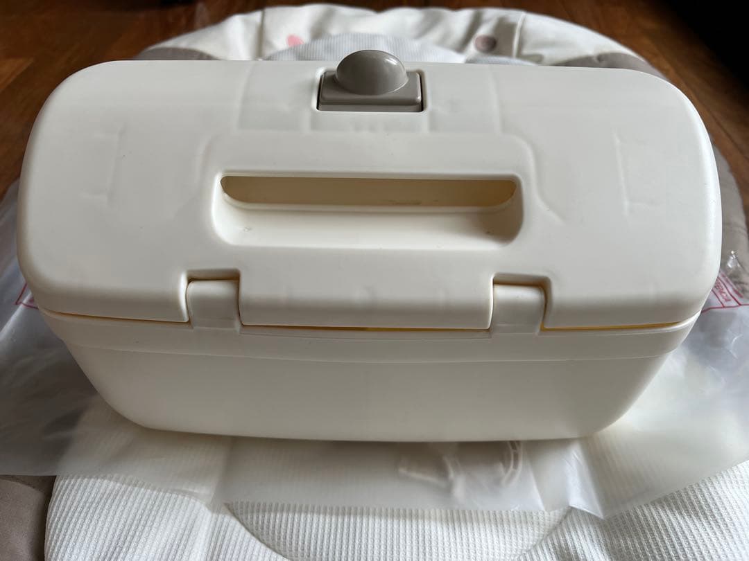 Combi ネムリラ 電動 スウィング￼￼ AUTO SWING ベビーチェア