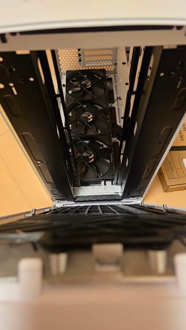 【新古品】Fractal Design Torrent White TG