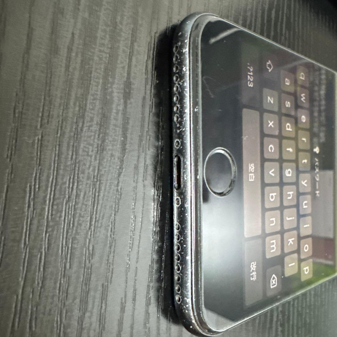 Apple iPhone 8 plus 本体 バッテリー72%