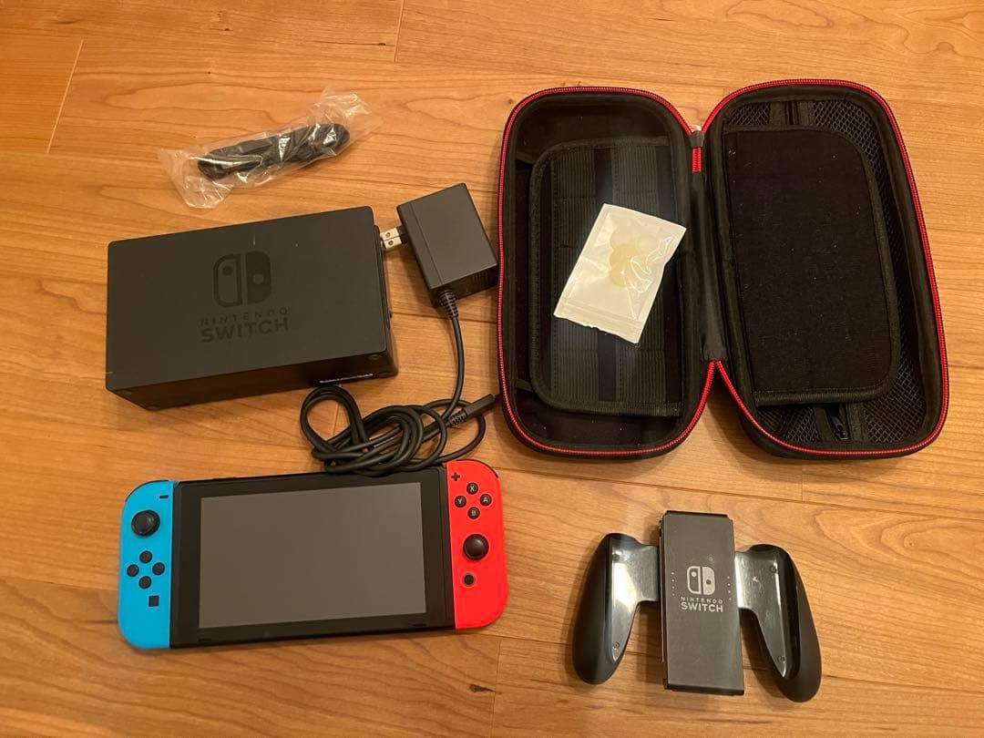 Nintendo Switch 本体 青/赤 付属品