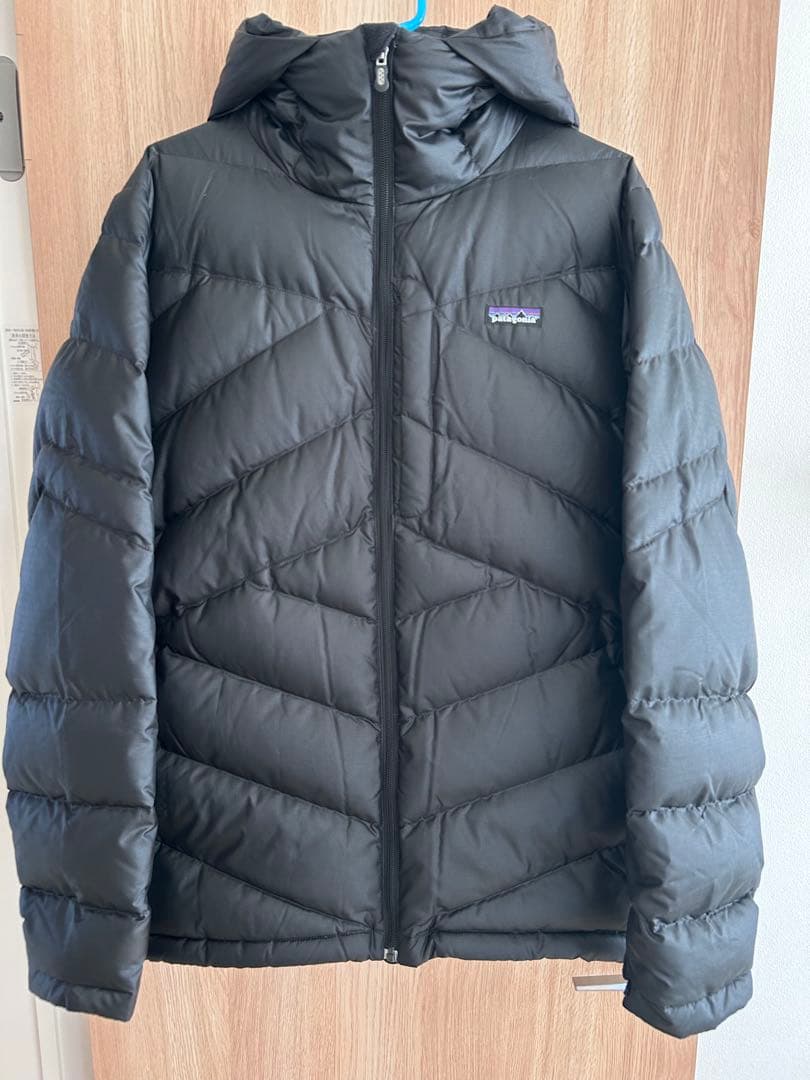 Patagonia ブラック ダウンジャケット フード付き M