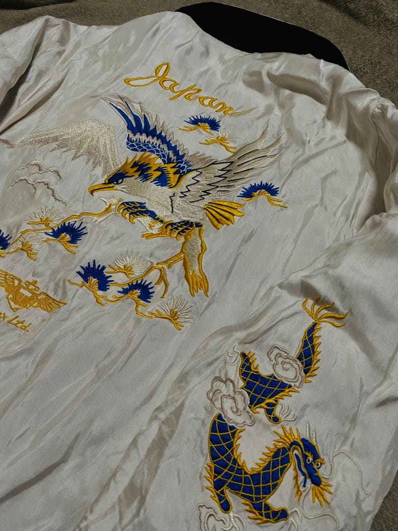 AVIREX 美品２面用 USAと日本 鷲 スカジャン サテン vintage