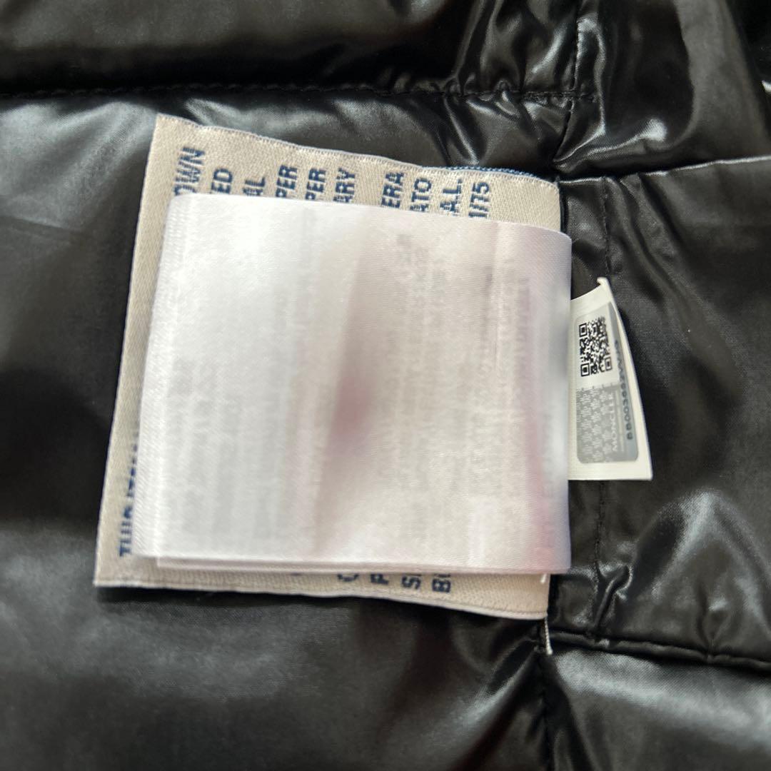 MONCLER ブラック ダウンベスト