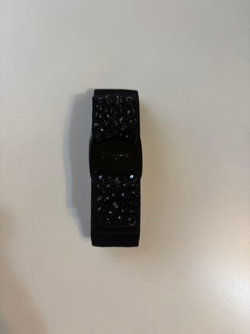 フェラガモ バレッタ　ブラック　ビジュー