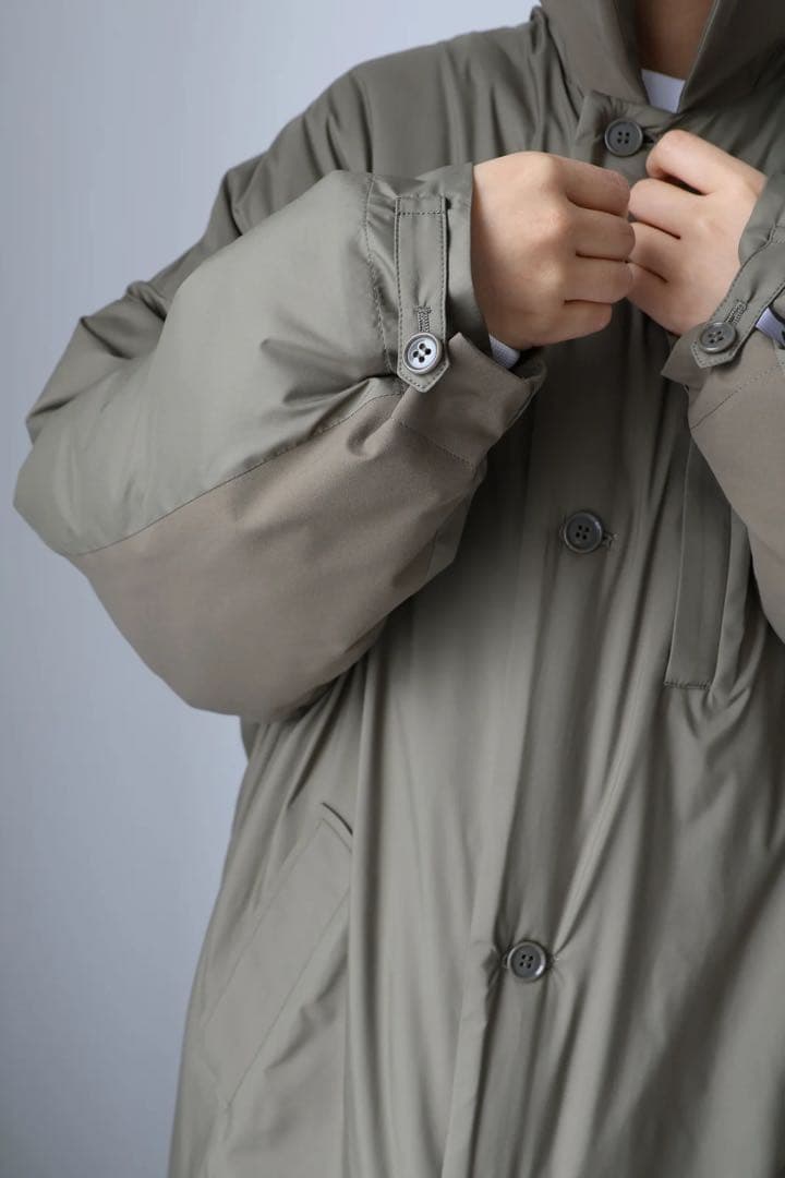 MIC. PUFF OVER COAT ユニセックス　ブラック