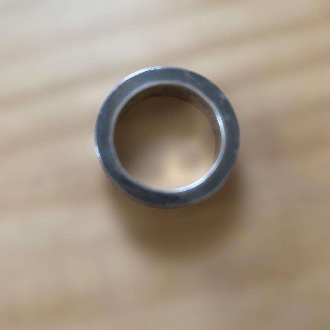 シルバー 彫刻入り 平打ちリング