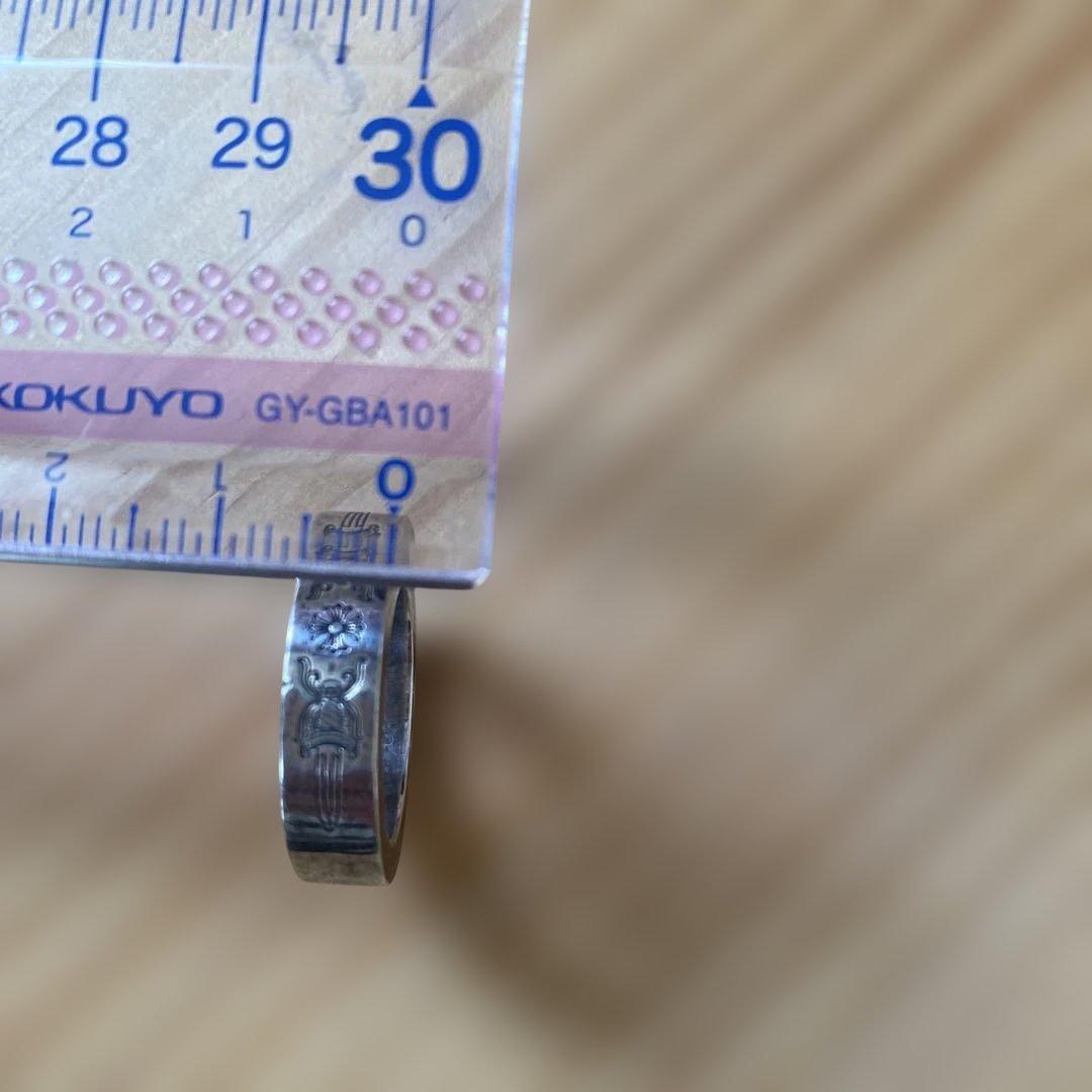 シルバー 彫刻入り 平打ちリング