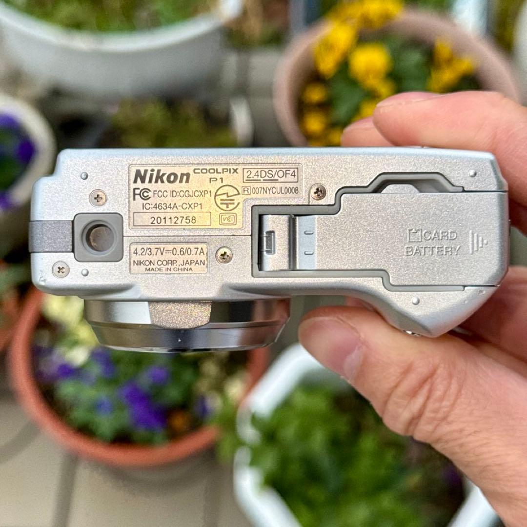 ☆動作OK Nikon coolpix P1 バッテリー&充電器&SDカード付き