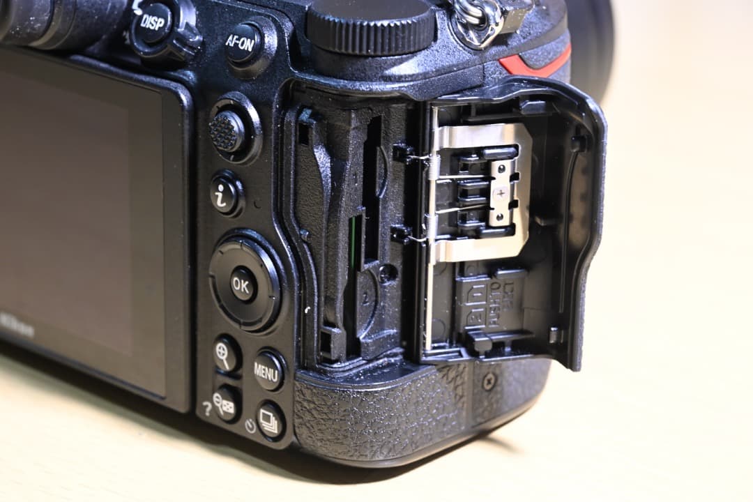 デジタルカメラ Nikon Z5 + NIKKOR Z 50mm F1.8 S