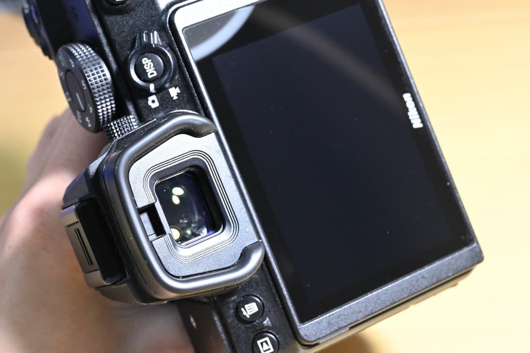 デジタルカメラ Nikon Z5 + NIKKOR Z 50mm F1.8 S