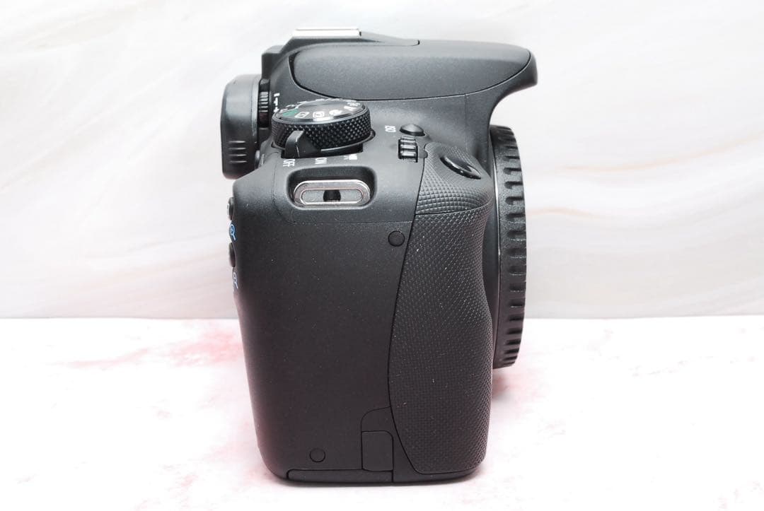 最軽量✨Canon Kiss X7✨一眼レフカメラ✨初心者にもおすすめ