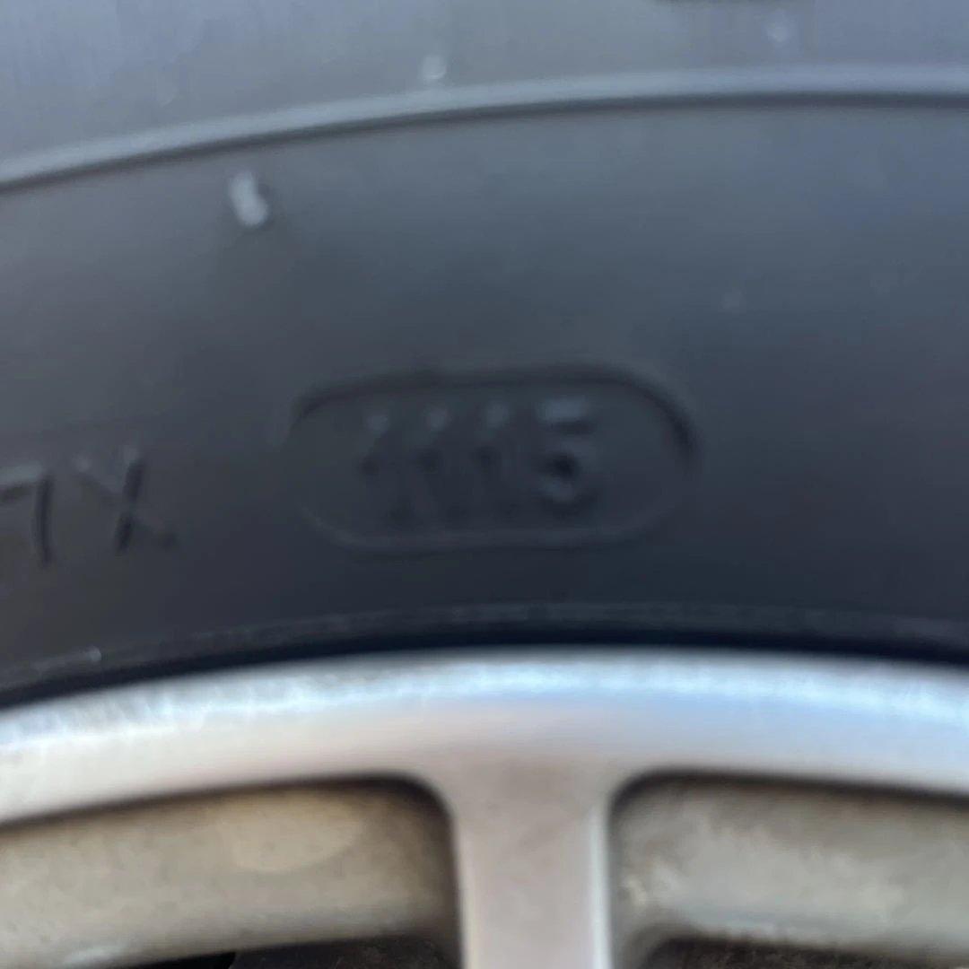 カングー専用ハブリング不要15インチ スポークデザインホイール 4本セット