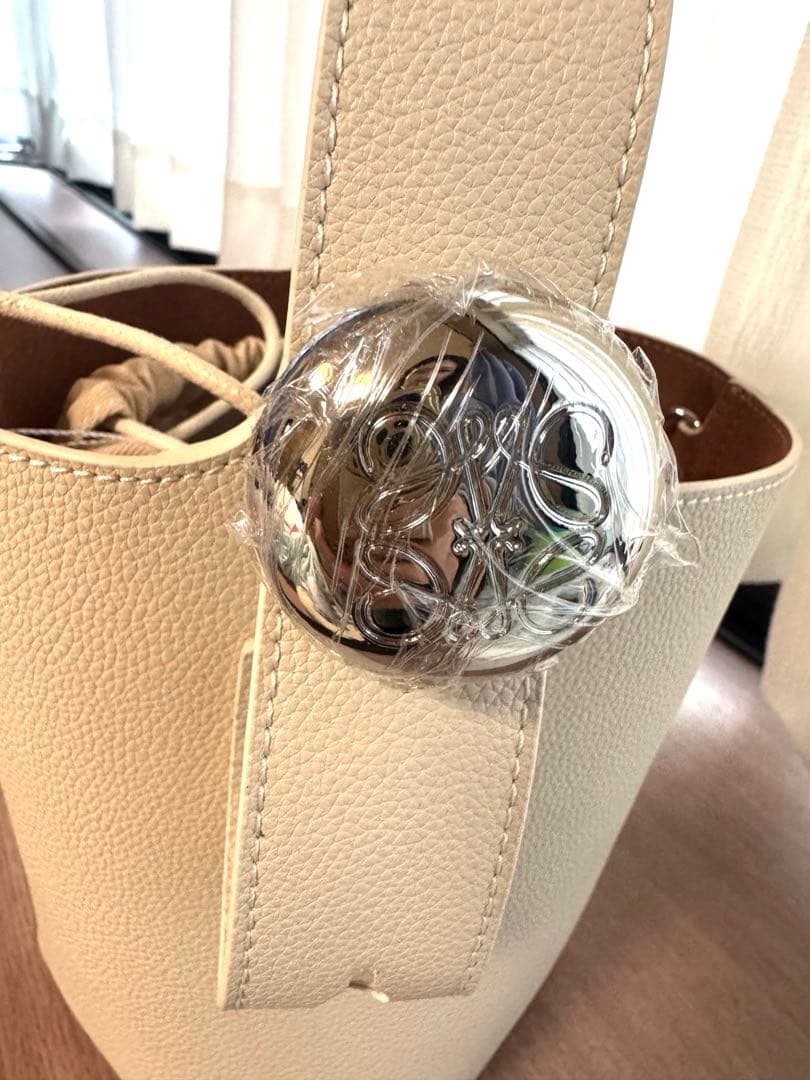 新品未使用⭐︎LOEWEペブルバケットミニショルダーハンドバッグ