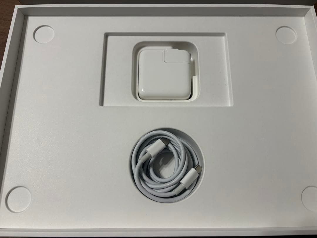 【美品】Apple MacBook 13インチ 256GB スペースグレー
