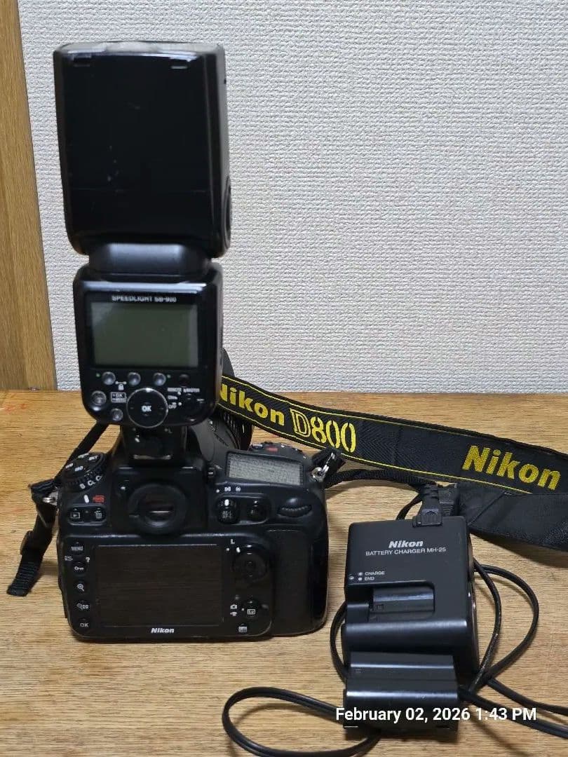 Nikon D800 一眼レフカメラ AF-S NIKKOR 18-200mm