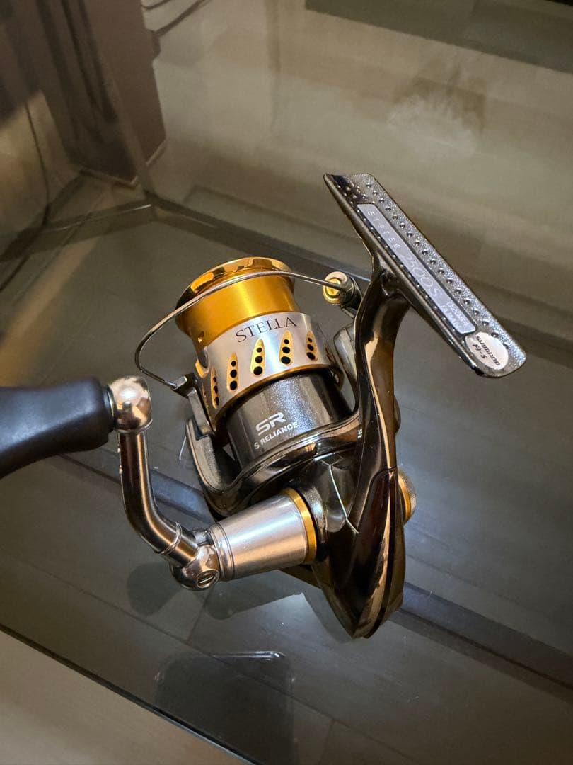 シマノ　ステラ　2500S スピニングリール ゴールド/シルバー