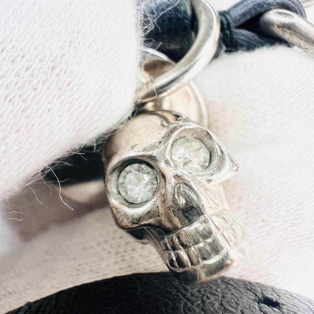 Alexander McQueen スカルラインストーン レザー ブレスレット.