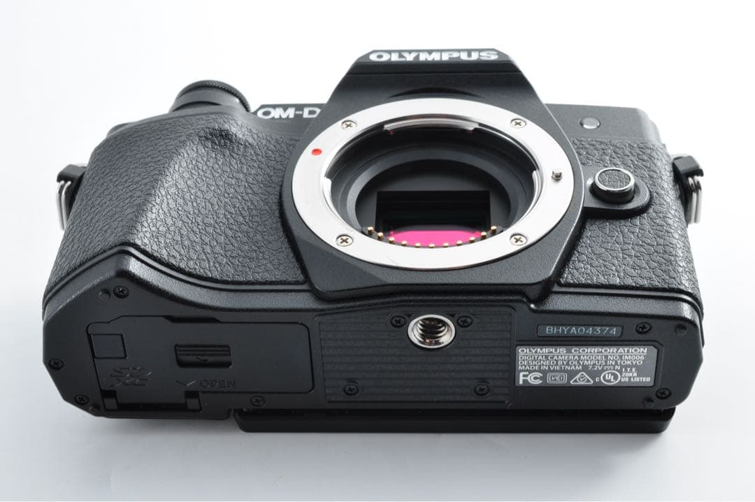 ■ほぼ新品■OLYMPUS OM-D E-M10 Mark III ダブルズーム