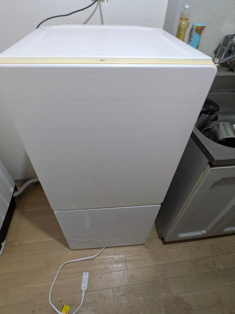 【送料無料】※たのメル便対象のみ　UR-F110H 冷蔵庫 2015年製